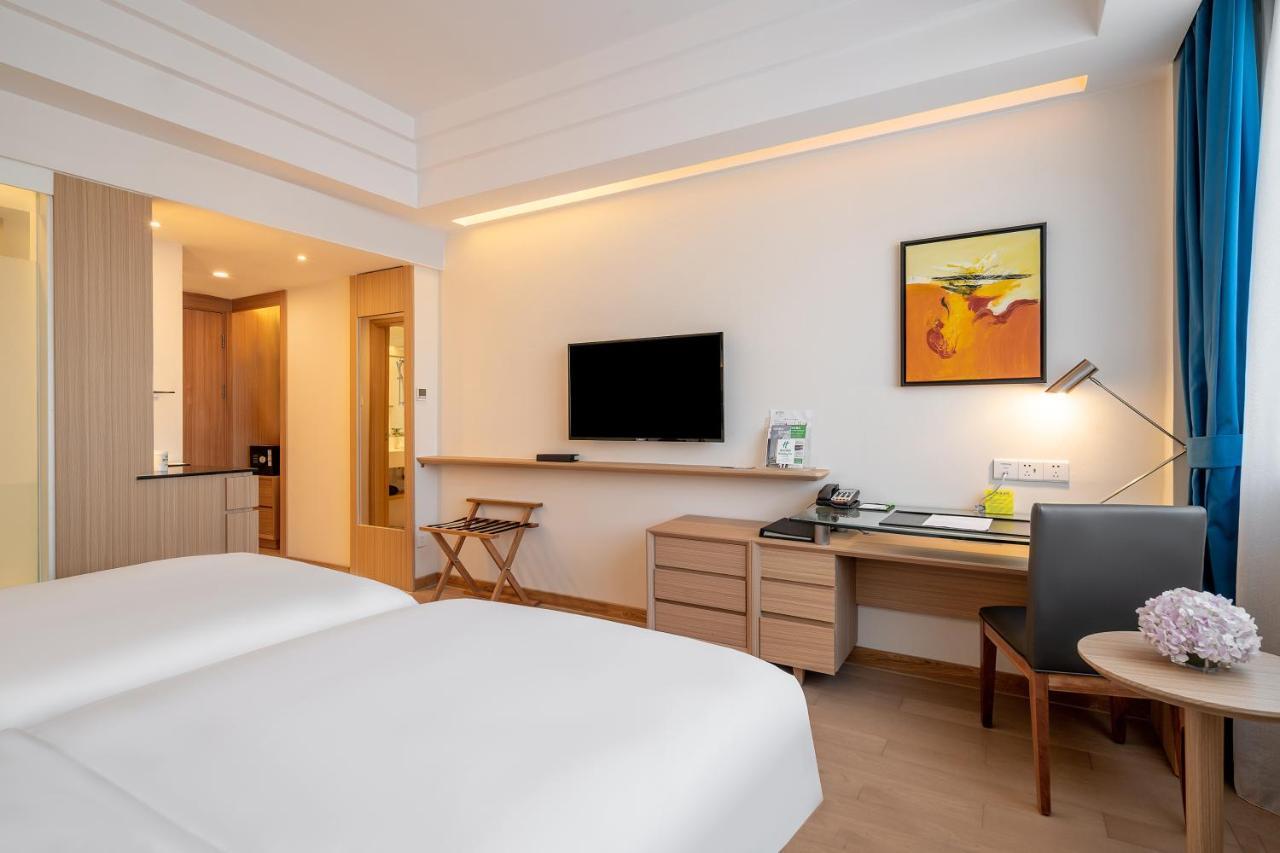 Hotel Hongqiao By Ihg 4*