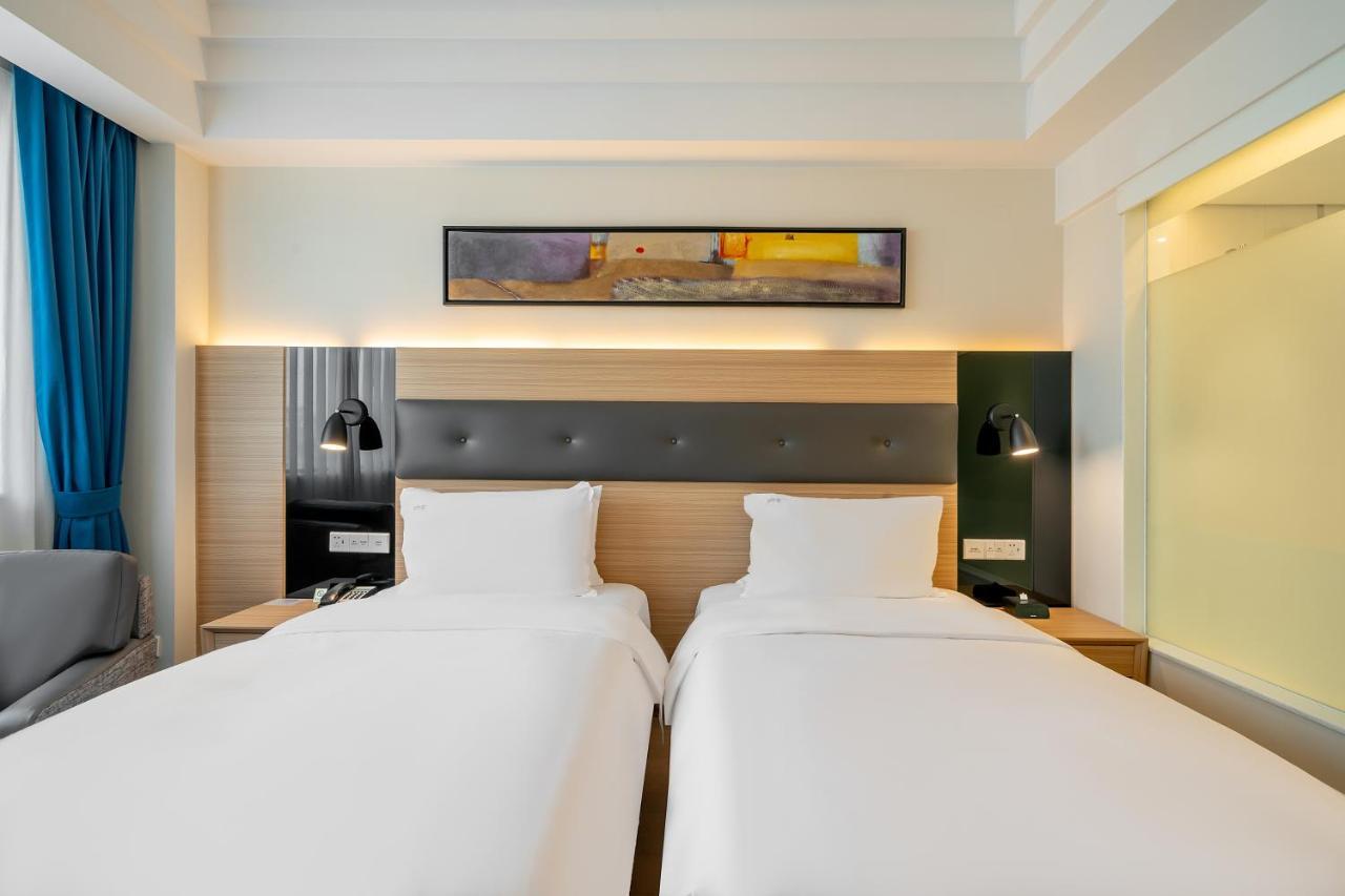 Hongqiao By Ihg Hotel 4*