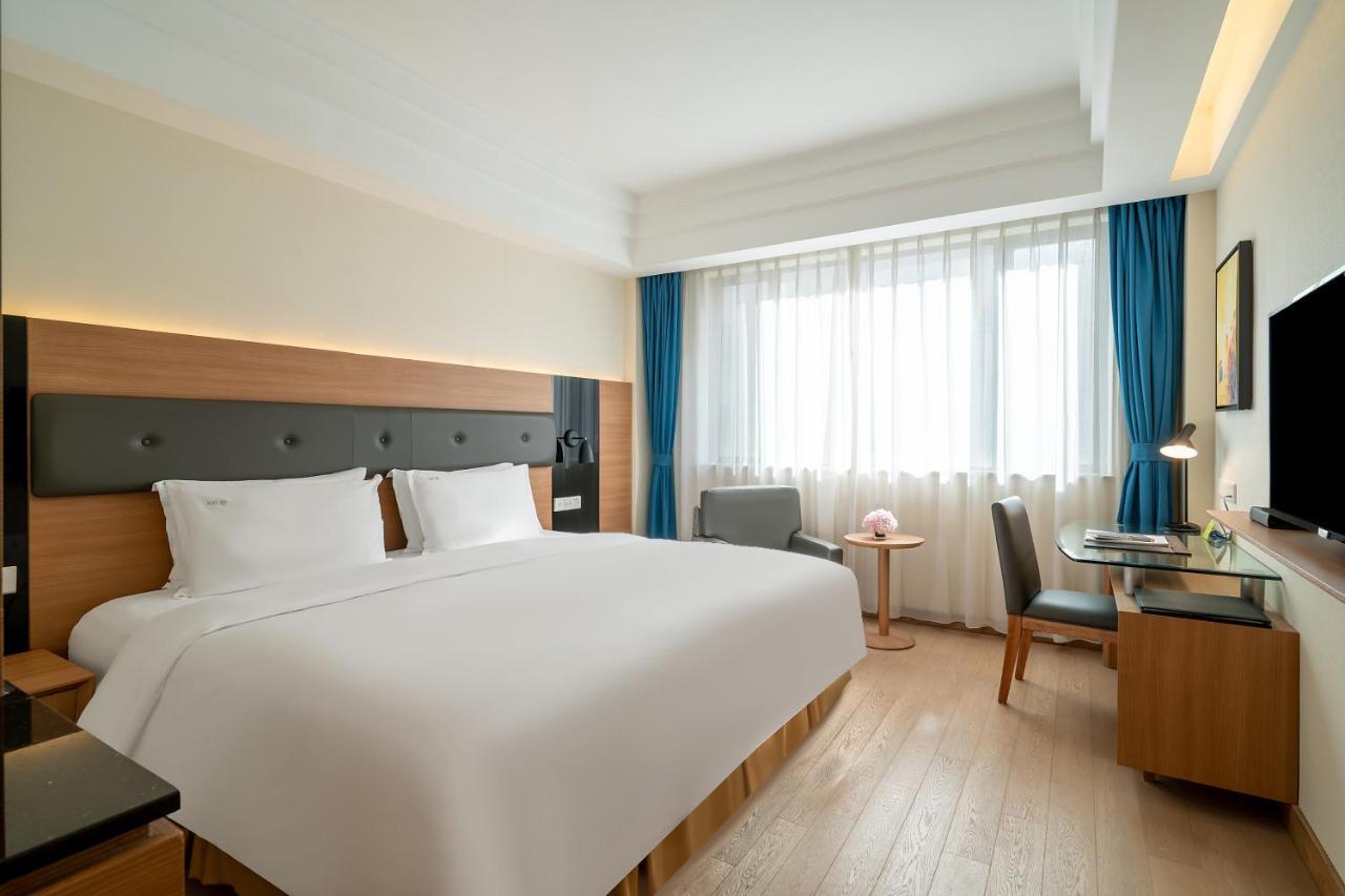 Hotel Hongqiao By Ihg 4*