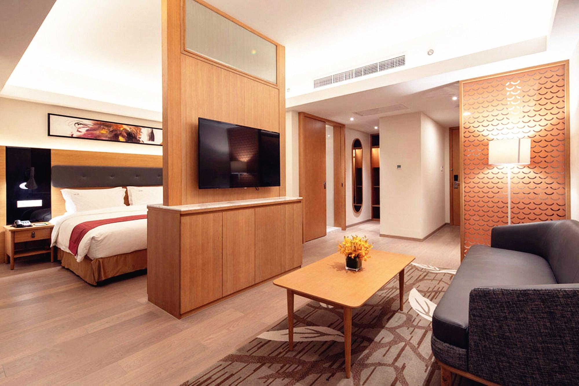 Hotel Hongqiao By Ihg 4*